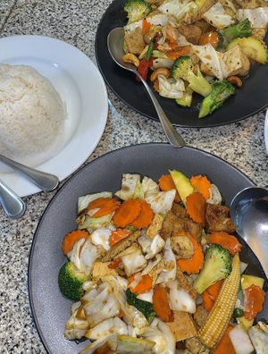 Stir fried veg - black bean sauce & cashew nut, with steamed rice to share #Veganuary at Peace Harmony in Sydney