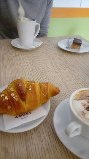 Brioche vuota con curcuma at Capre e Cavoli in Brescia