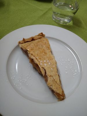 Apple pie at Capre e Cavoli in Brescia