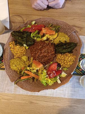 Gemischte vegane Platte at Temesgen Simmern in Simmern