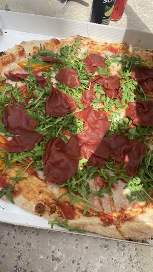 Pizza with vegan blue cheese and prosciutto   at Pizzeria L'Angelo in Venice