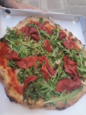 Pizza with vegan prosciutto at Pizzeria L'Angelo in Venice