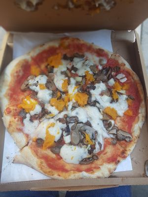Blue cheese and pumpkin pizza at Pizzeria L'Angelo in Venice