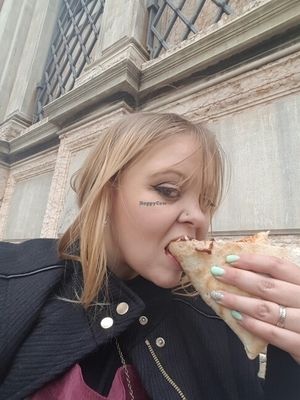 floppy foldy Italian pizza! at Pizzeria L'Angelo in Venice