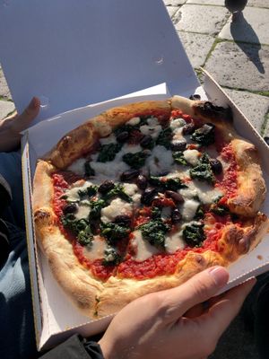 The Vega pizza at Pizzeria L'Angelo in Venice
