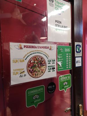 🚪 at Pizzeria L'Angelo in Venice