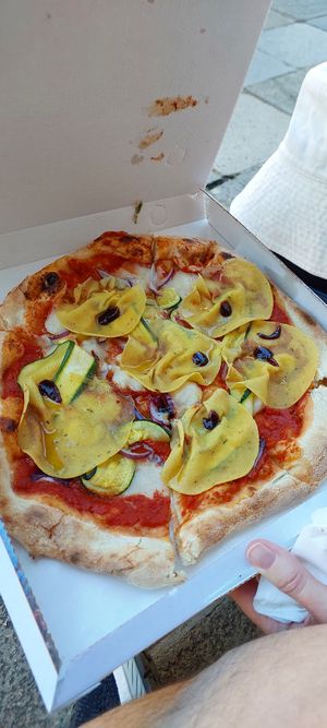 Omega pizza 🍕 😋 😍 ♥️ at Pizzeria L'Angelo in Venice