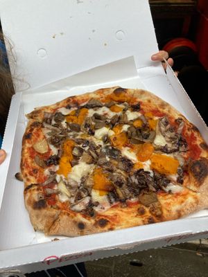 Atlas pizza at Pizzeria L'Angelo in Venice
