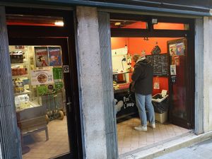 Outside view at Pizzeria L'Angelo in Venice