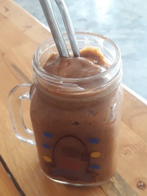 Refresher smoothie at Eat.Co Brunchrie in Koh Phangan