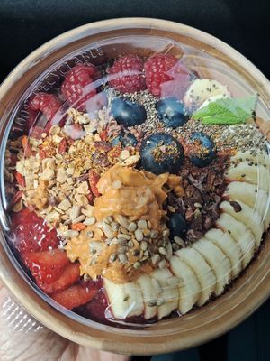 Stunning Acai bowl at Lekker Kitchen in Royal Wootton Bassett