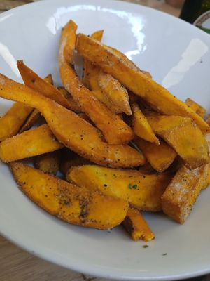 Sweet potato fries at El Kuvo in Coron