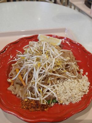 Vegetable pad thai at Easy Tiger in Pasay