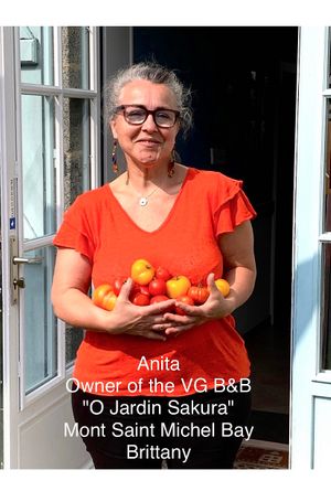 Anita grows tomatoes, cucumbers, zucchinis, rhubarb, raspberries etc... in the summer and all sorts of gourds in the fall at Ô Jardin Sakura B&B in Val-couesnon