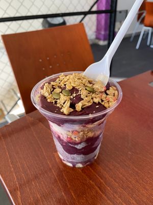 Açaí 300ml - (granola, banana e creme cupuaçu) - 6,90€ at Açaí da Rose in Torres Novas