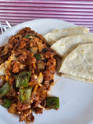 Alambre de pastor 🥴 at No Suaperro in Mexico City