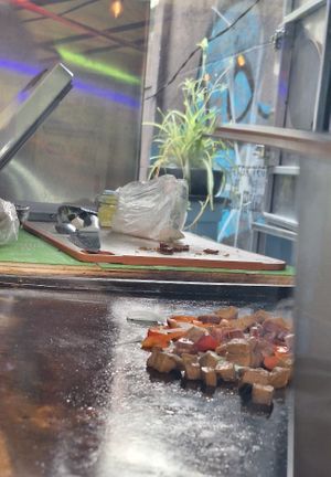 Hasta se me hace agua la boca de ver cómo preparan mi orden 🤤👌🏻 at No Suaperro in Mexico City