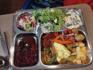 Buffet food at Dhaba Beas - Kyjevská in Prague