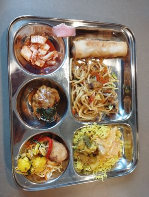 Buffet food at Dhaba Beas - Kyjevská in Prague