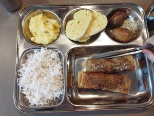 Buffet food at Dhaba Beas - Kyjevská in Prague