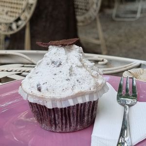 Kokos Stracciatella Cupcake at CupCakes Wien in Vienna