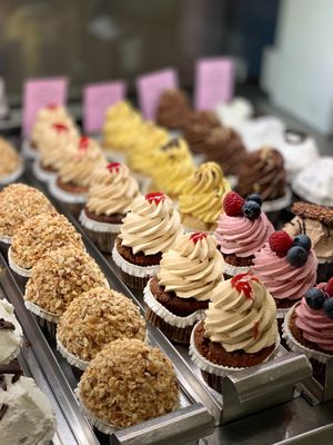 Beautiful vegan selection, daily freshly baked
bei CupCakes Wien
www.cupcakes-wien.at at CupCakes Wien in Vienna