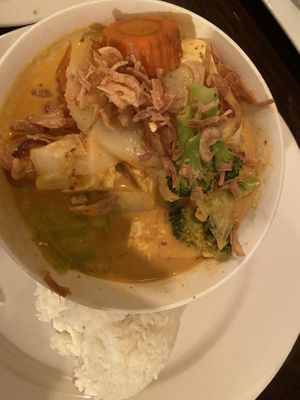 Yellow curry with tofu and veggies  at Lan Lamoon in South Daytona