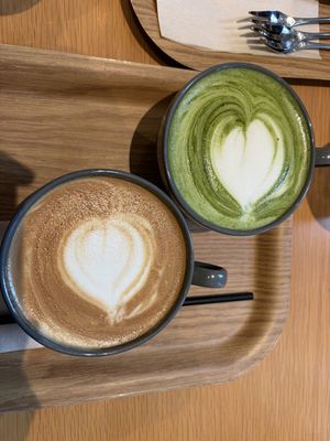 Latte and matcha latte   at Vee Sweets CAFE in Yokohama