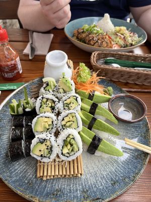 Sushi Menü 2 & Vegan Ente  at Nali Restaurant in Sarstedt