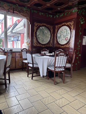 Nice ambiance and clean  at Onkel Ha Vegan in Muelheim-kaerlich