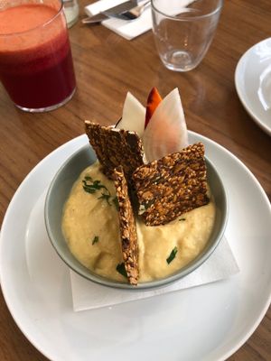 Hummus at Cafe Pinson - Poissonniere in Paris