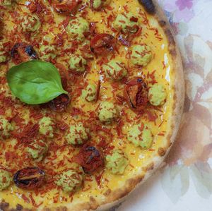 Pizza 4 pomodori at Santa Pizza in Rome