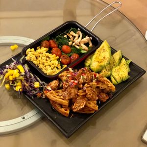 Brunch set at Well Dressed Salad Bar and Cafe in Central Singapore