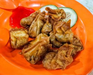 Fried wan ton at Pu Ti Vegetarian - 菩提樹  in Kuching