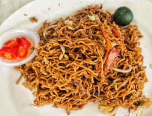 kolo mee goreng, good at Pu Ti Vegetarian - 菩提樹  in Kuching