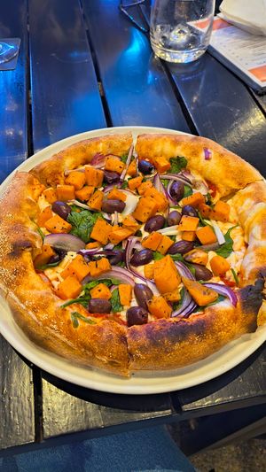 Vegetarian pizza with vegan mozzarella at Nineteen Hunter Valley in Pokolbin