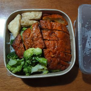 Vegan roast duck vermicelli at Vegie Bowl Express in Boronia