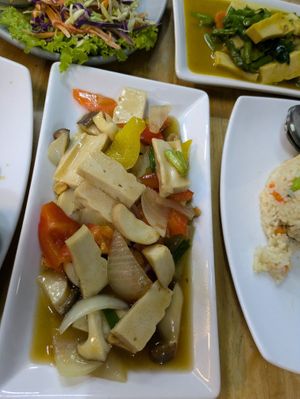 Veg stir fry with cashew and tofu
Good natural tasting 4/5 at Tasty Restaurant in Phuket