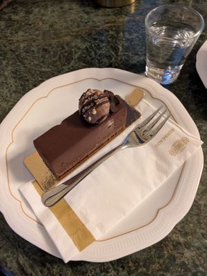 Chocolate cake: 4.5/5 at Café Gerbeaud in Budapest