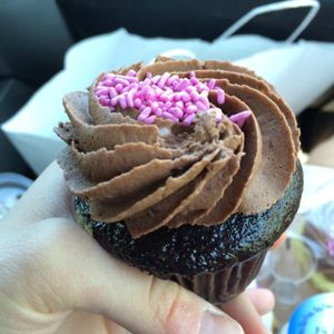 cupcake at Dee's One Smart Cookie in Glastonbury