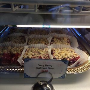 bars at Dee's One Smart Cookie in Glastonbury