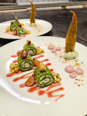 Bärlauch-Crêpe gefüllt mit fermentiertem Bärlauch-Mandelricotta at Berggasthof Hocheck in Oberaudorf