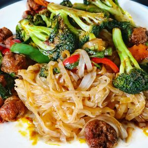 Vegan Prik King with Broccoli & Rice Noodles at Araya's Place in Los Angeles