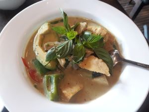 avocado curry at Araya's Place in Los Angeles