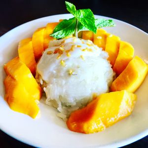mango sticky rice at Araya's Place in Los Angeles