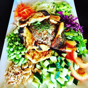 tofu rice salad at Araya's Place in Los Angeles