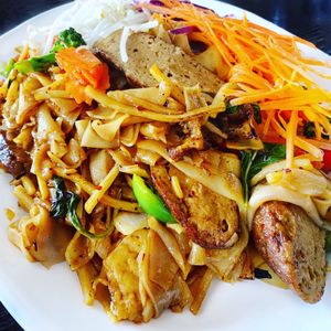 Spicy Noodle with Tofu & Seitan at Araya's Place in Los Angeles