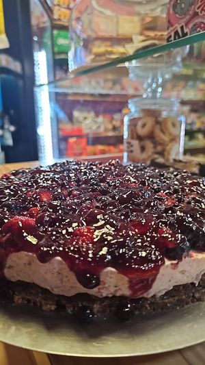 Erdbeer Cheesecake  at Neuköllner:innen  in Berlin