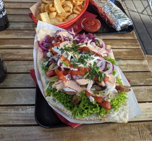 Vöner (+ Pommes + Vürüm) at Vegangster in Rostock