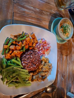 Nasi campur at Warung Gayatri in Abang